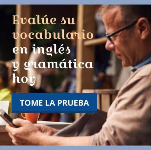 Hombre tomando una prueba de inglés en línea